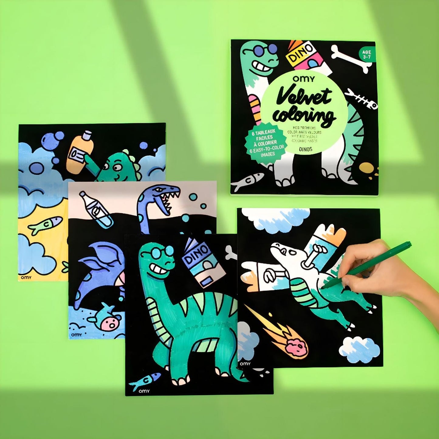 Livro de colorir em veludo Dino da Omy com ilustrações de dinossauros para colorir