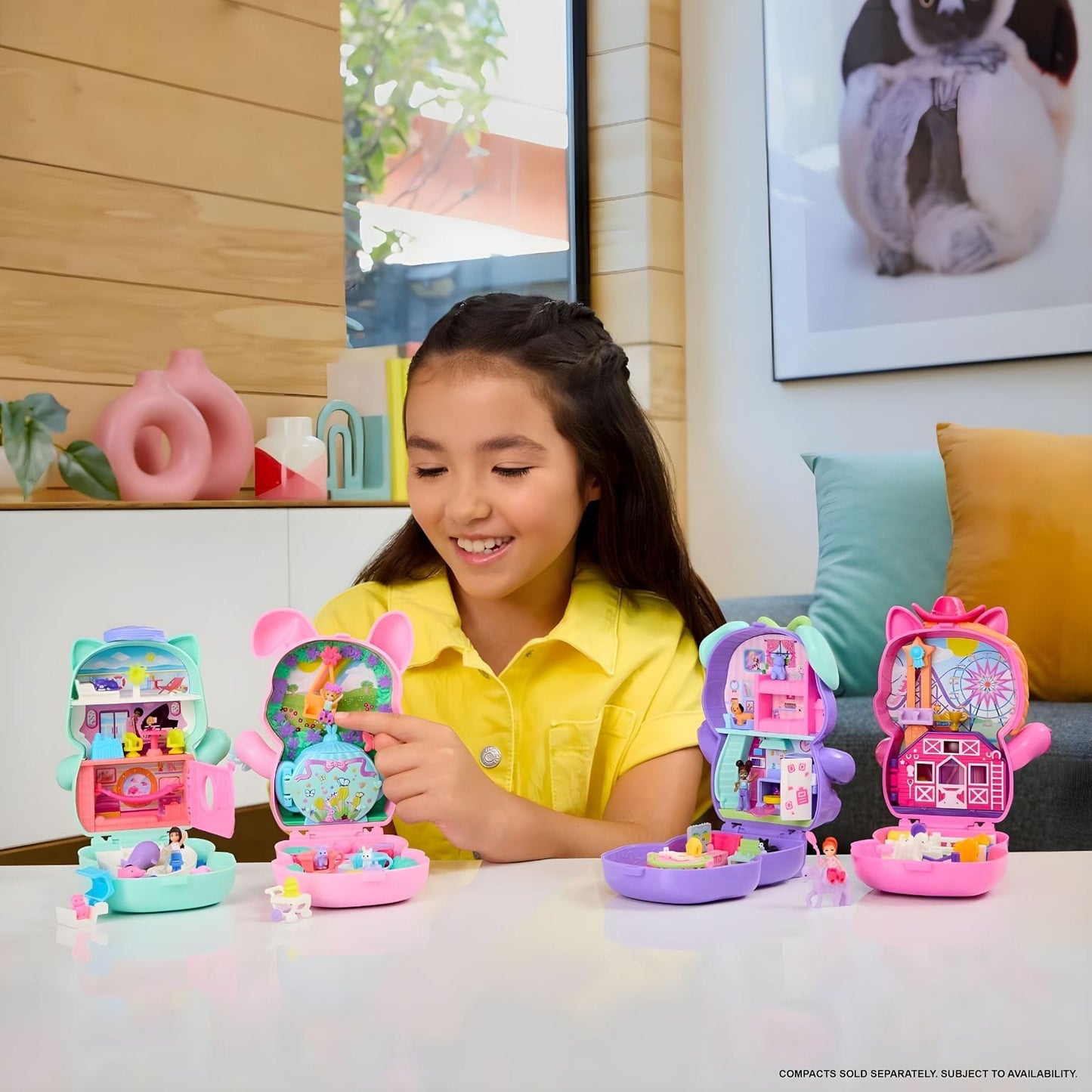 Polly Pocket - Estojo do gato de estimação compacto em forma de gatinho com cenário surpresa e acessórios