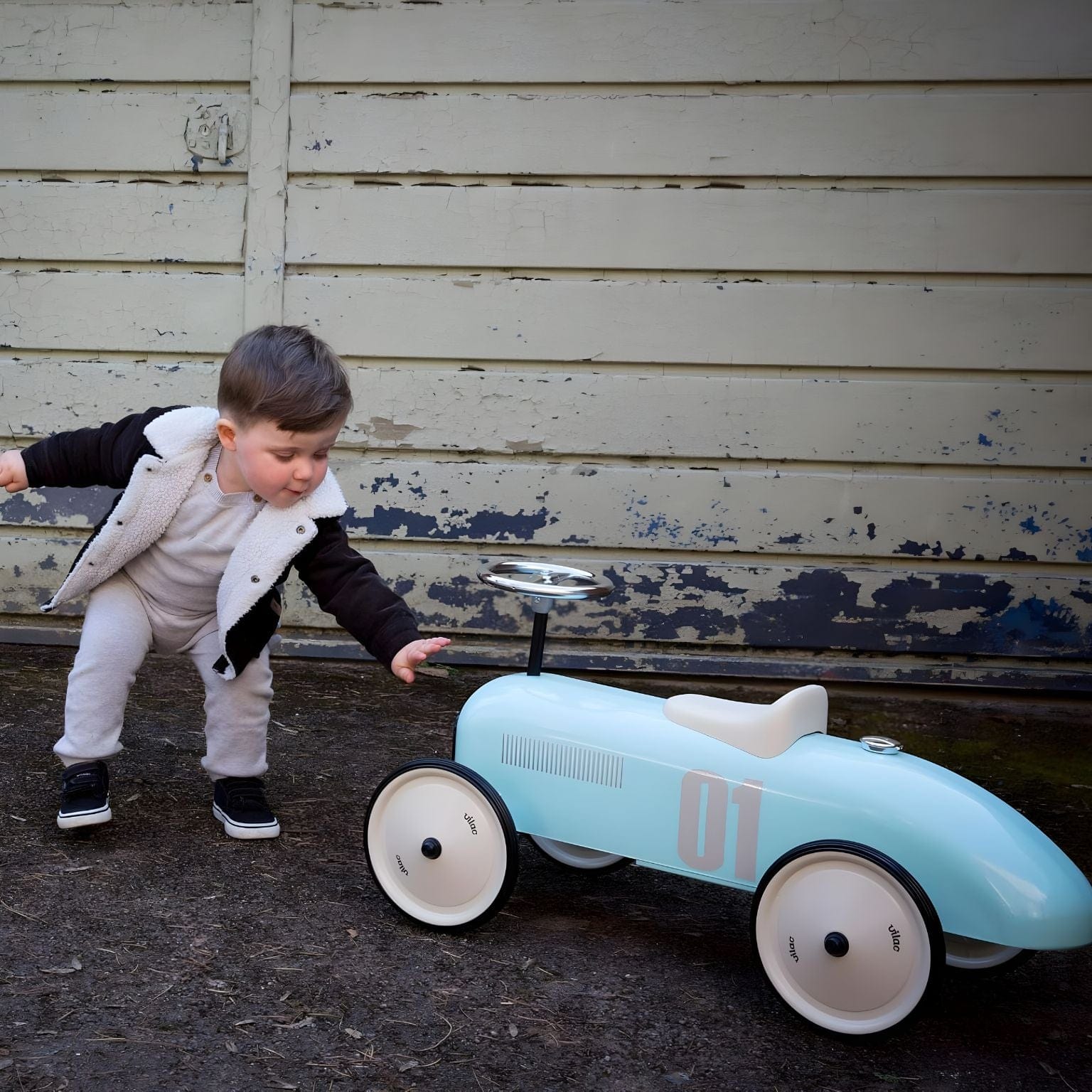 Apresentamos Carro de metal Vintage Azul celeste com o SKU 26112424 recomendado para + 12 meses