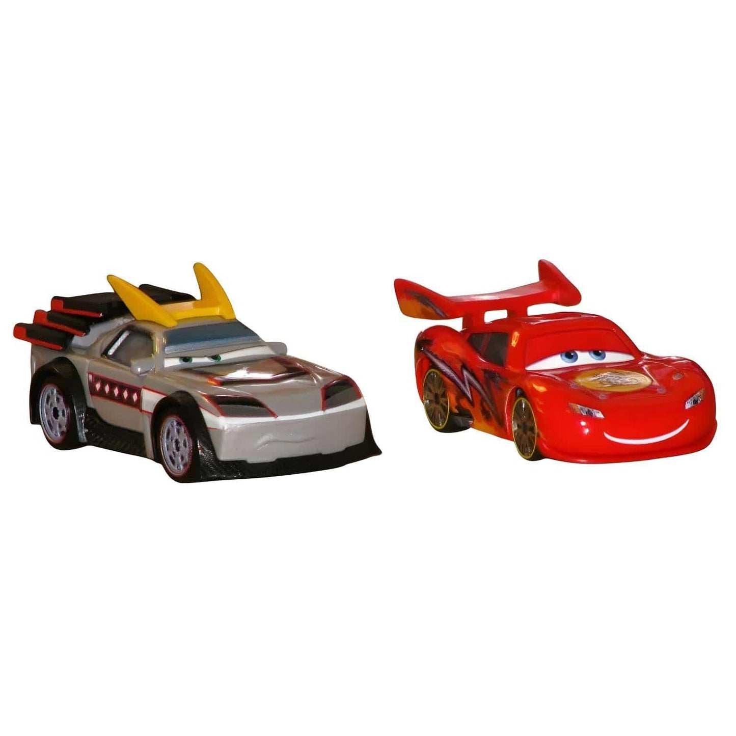 Apresentamos Cars Disney - Kabuto e Dragon Lightning Mcqueen com o SKU 772845125 recomendado para + 3 anos