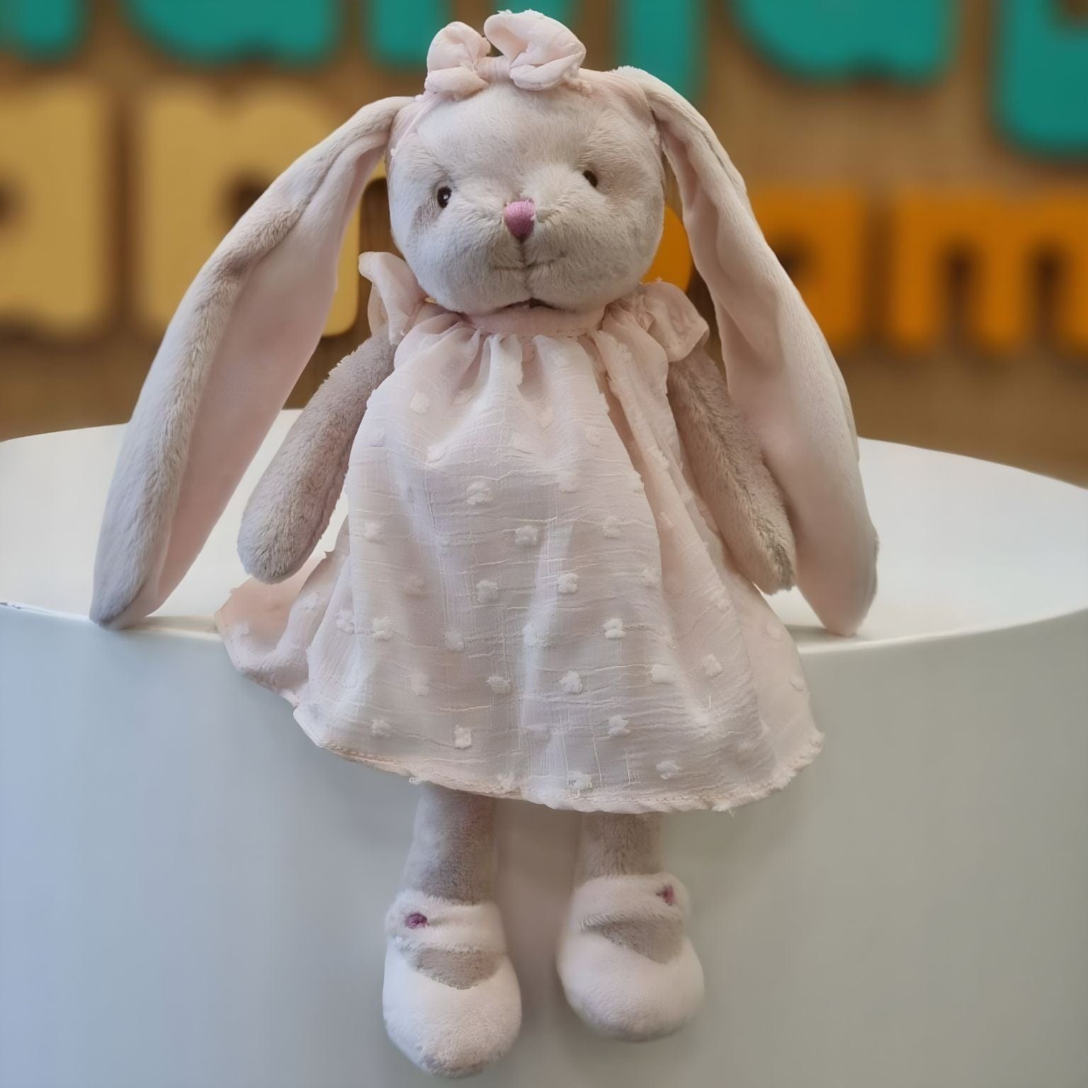 Apresentamos Coelho de peluche com vestido rosa 30 cm com o SKU 521909225 recomendado para + 0 meses