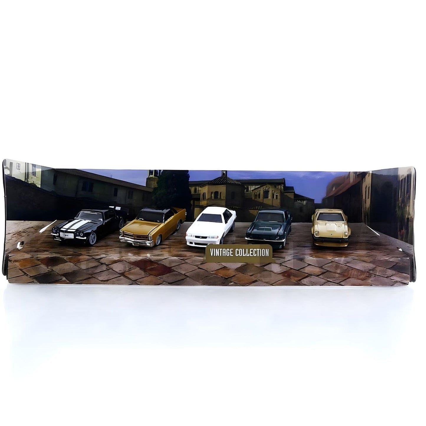 Apresentamos Colecção Vintage Bburago 1/64 com o SKU 681033225 recomendado para + 3 anos
