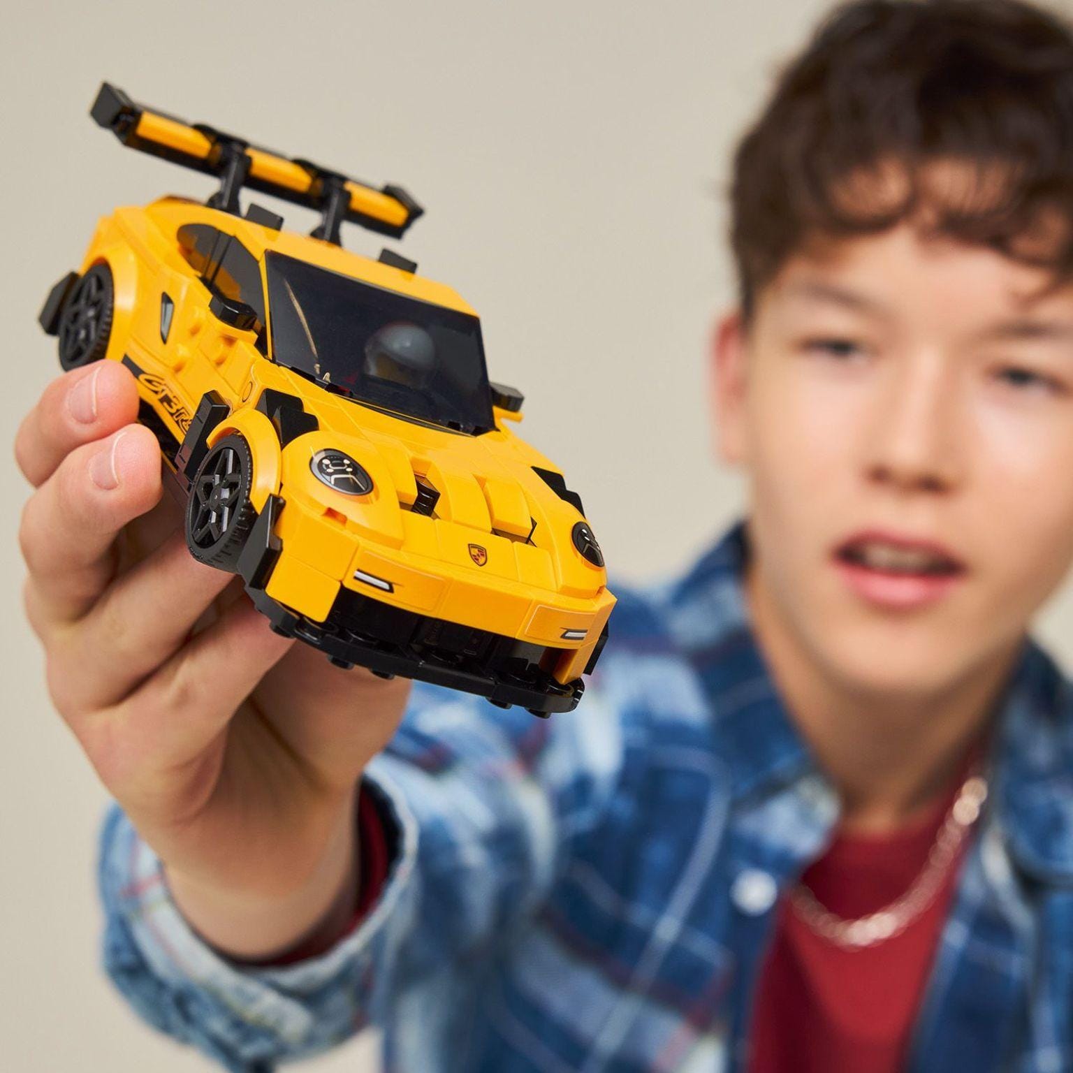 Apresentamos Lego Speed Champions - Supercarro Porsche 911 GT3 RS com o SKU 667723925 recomendado para + 9 anos