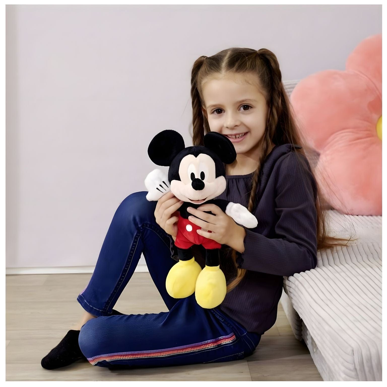 Apresentamos Peluche Mickey Mouse 25 cm com o SKU 237022525 recomendado para + 0 meses