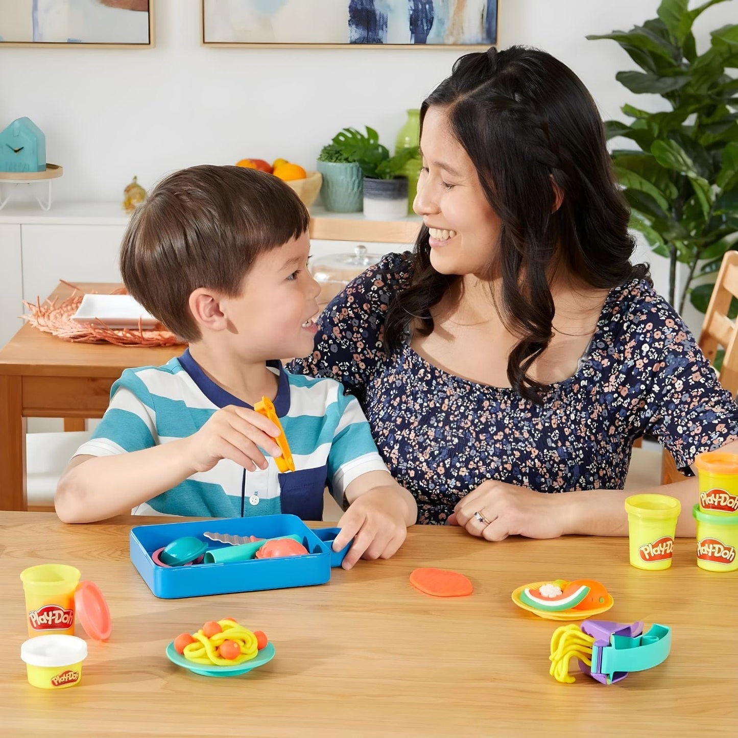 Apresentamos Play-Doh Pequenos Chefes com o SKU 90690424 recomendado para + 3 anos