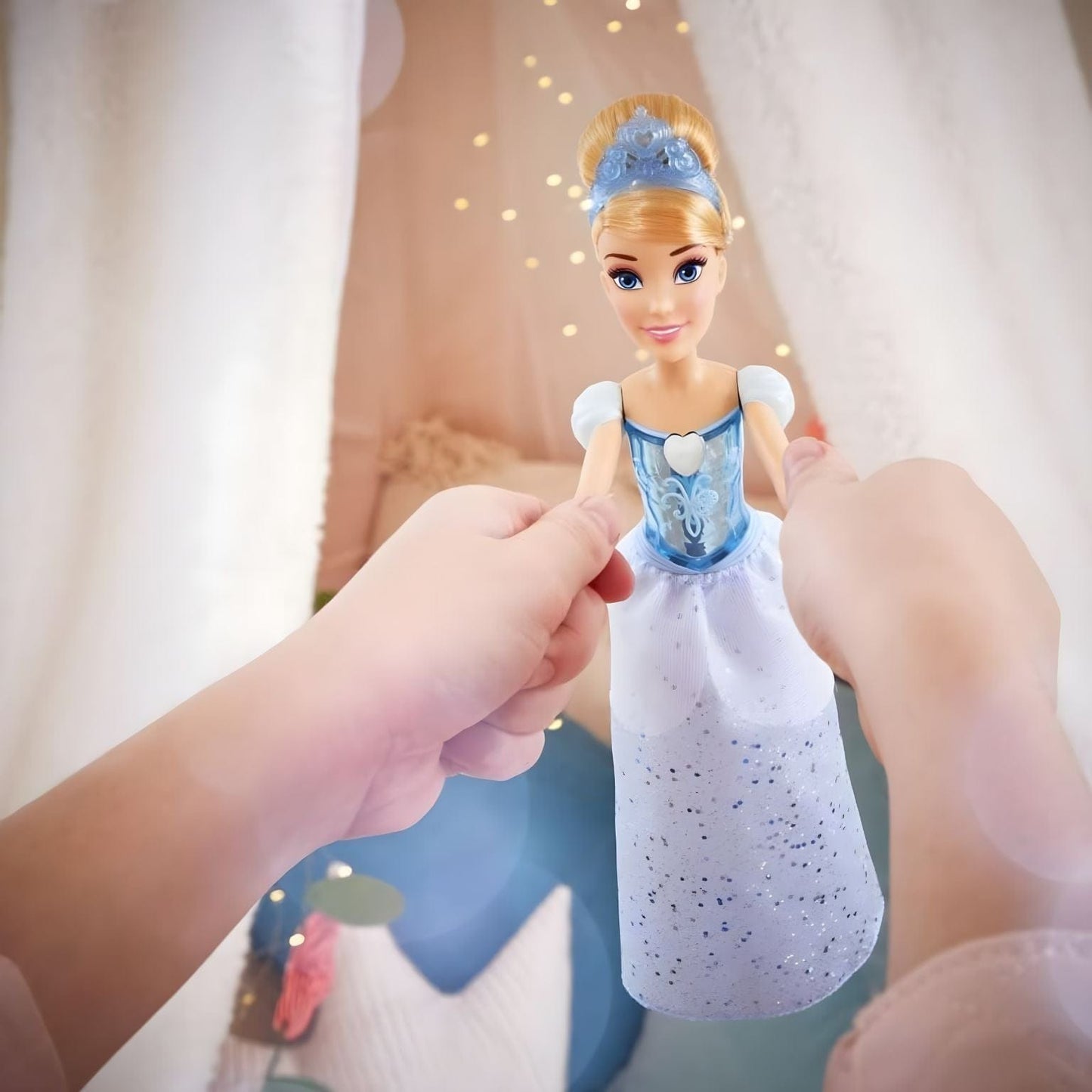 Apresentamos Princesa Disney Cinderela Brilho Real com o SKU 557904823 recomendado para + 3 anos
