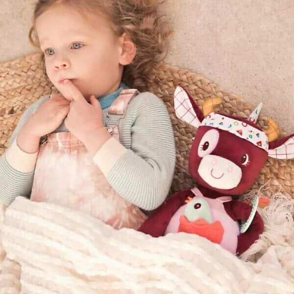 Apresentamos Boneco de Actividade Vaca Rosalie com o SKU 278334422 recomendado para + 12 meses