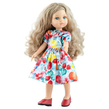Boneca Carla da Paola Reina com cabelo comprido ondulado, olhos azuis, vestido colorido com frutas e sapatos vermelhos