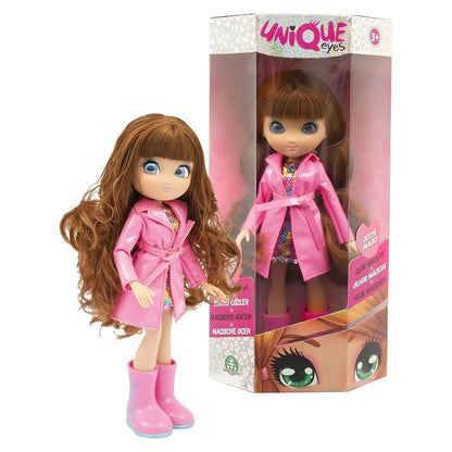 Boneca Unique Eyes Sophia ao lado da caixa
