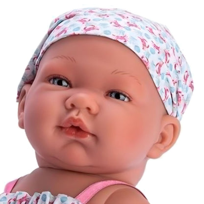 Rosto da Boneca Maria com lenço estampado azul e rosa na cabeça
