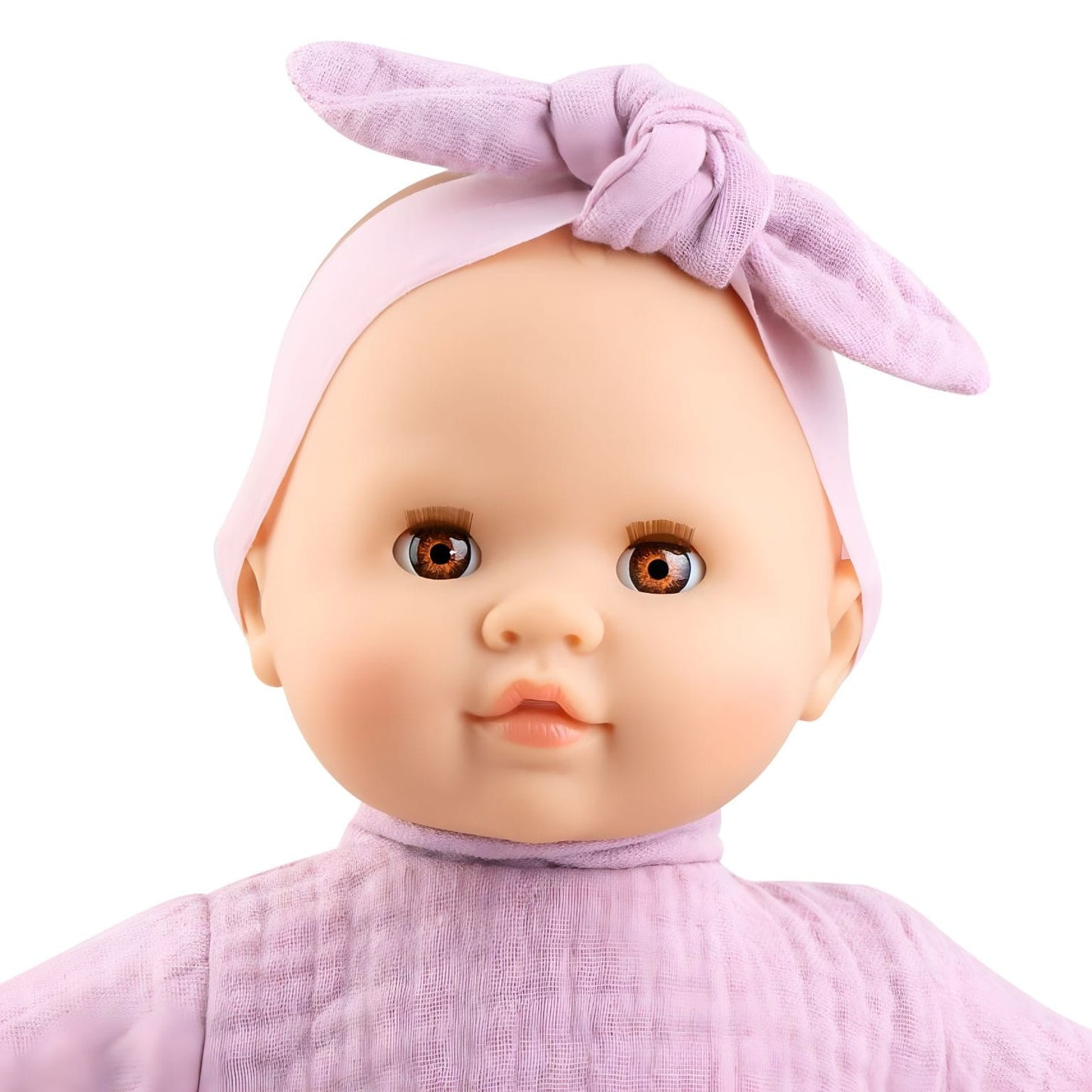 Boneca Noemi com corpo mole em apresentação doce e acolhedora