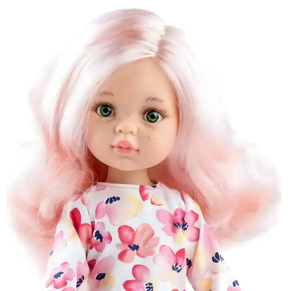 Pormenor do rosto da Boneca Rosa com olhos verdes e cabelo rosa