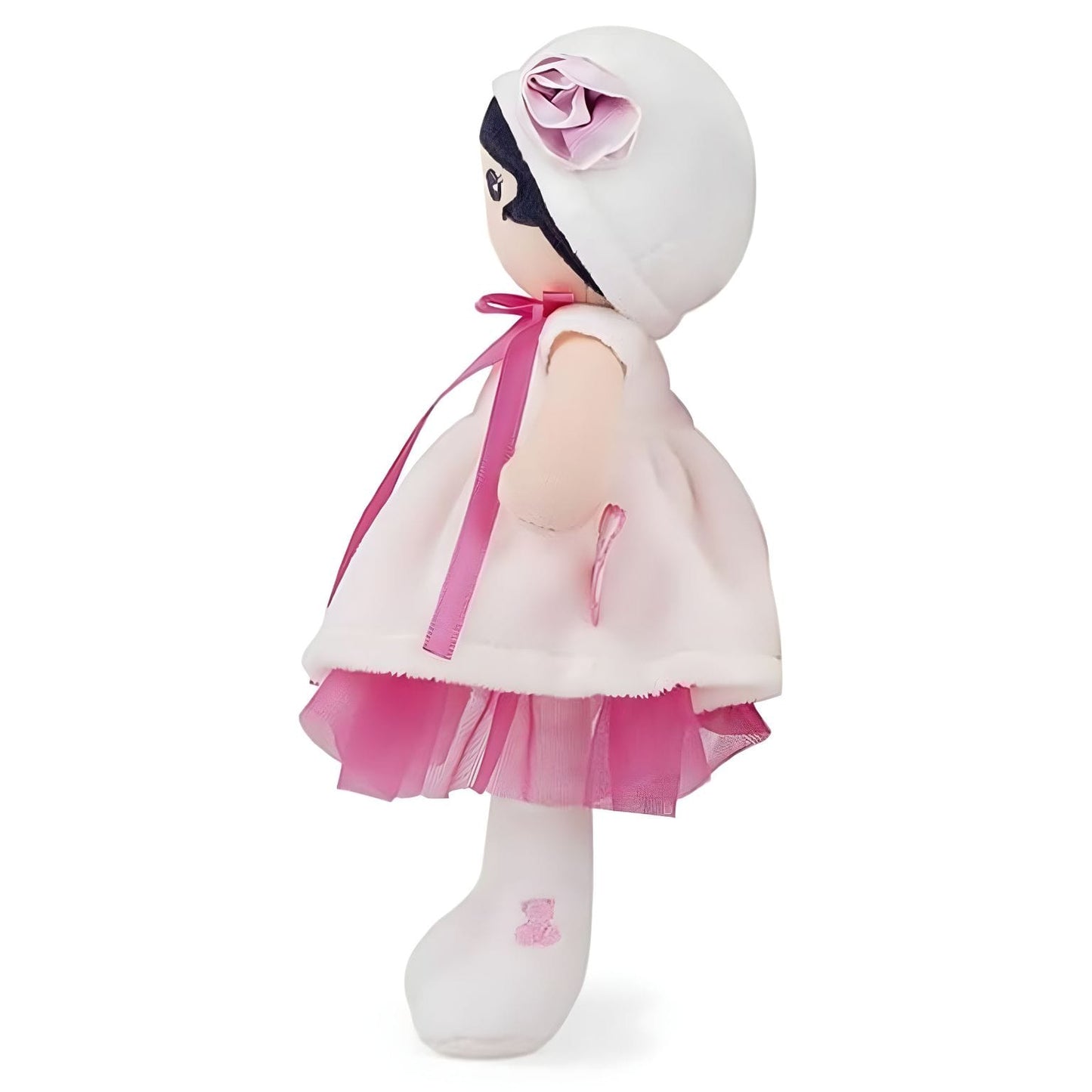 Boneca de pano Perle Kaloo com vestido rosa suave e gorro branco
