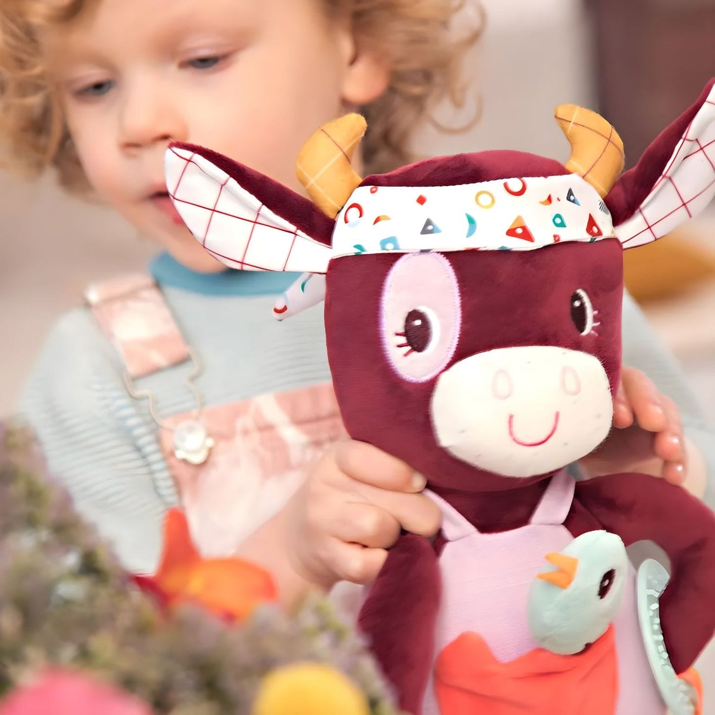 Boneco de Actividade Vaca Rosalie da Lilliputiens com espelho, anel e passarinho no bolso