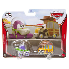 Embalagem Disney Pixar Cars com as miniaturas Buzz Lightyear e Woody, comemorativa dos 20 anos de Cars.