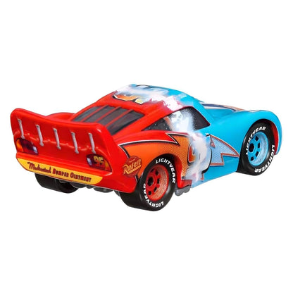 Lightning McQueen transformável visto de trás com aileron