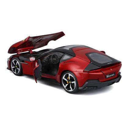 Ferrari 12 Cilindri vermelho com a porta e o capô abertos