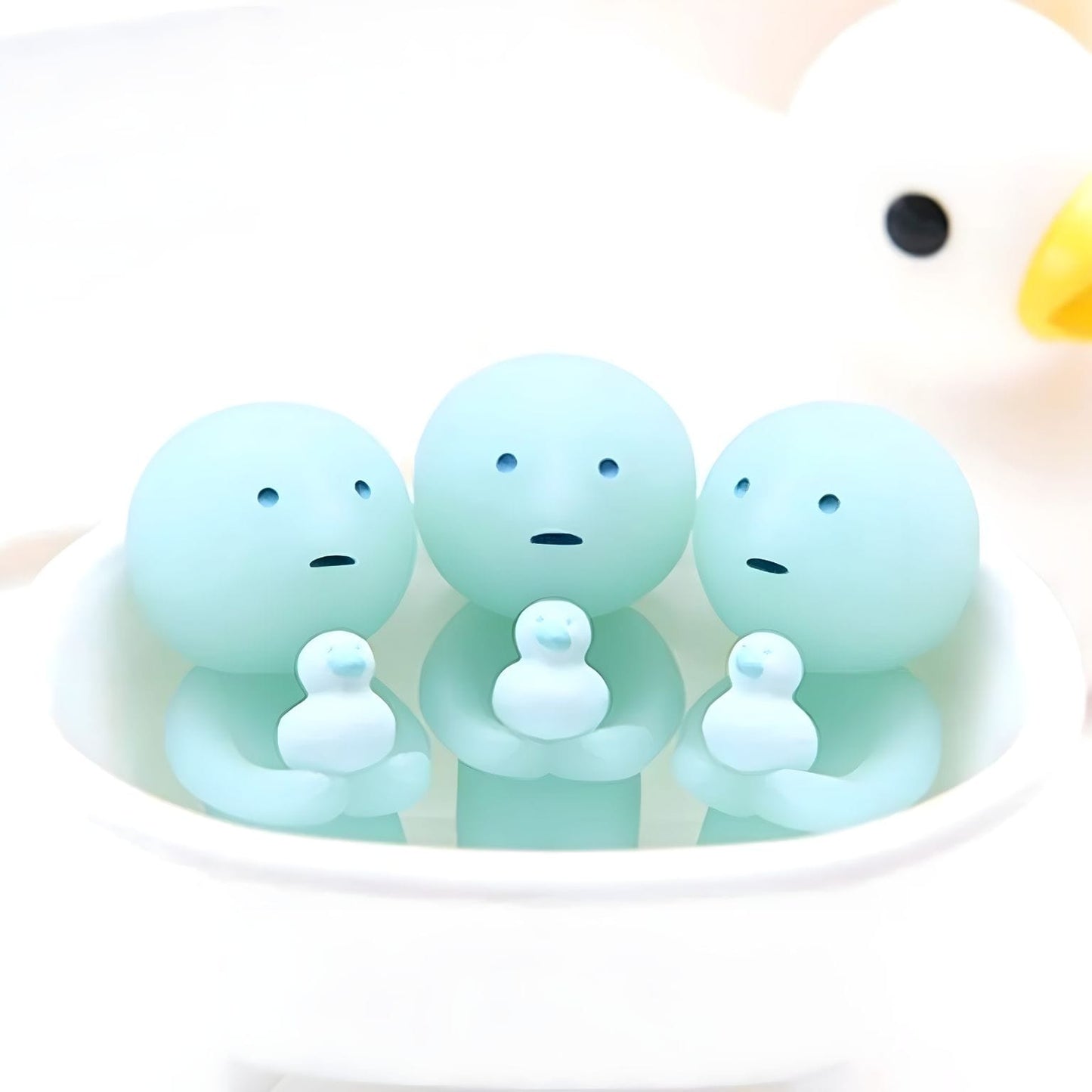 Smiski Bath Series com poses inspiradas no banho