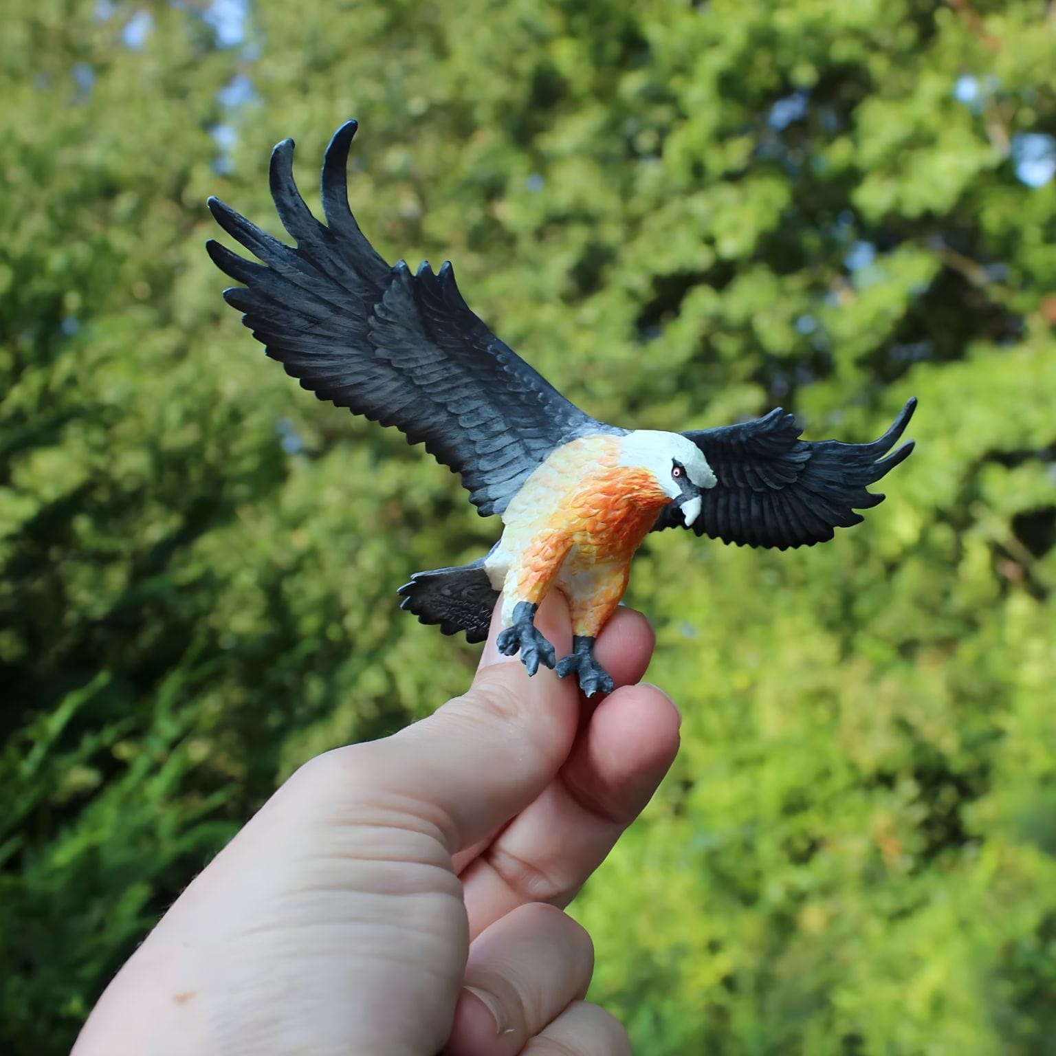 Figura Abutre Barbudo em borracha para histórias de natureza e aventura