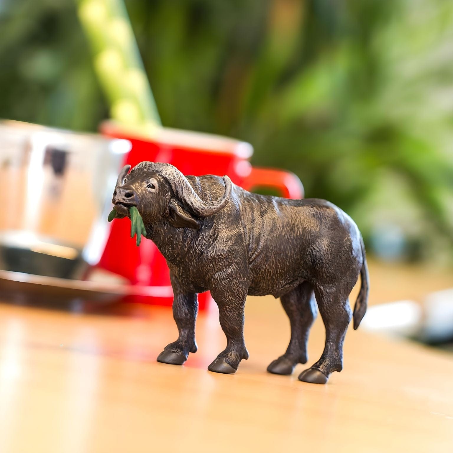 Figura de borracha Búfalo africano em outra perspetiva