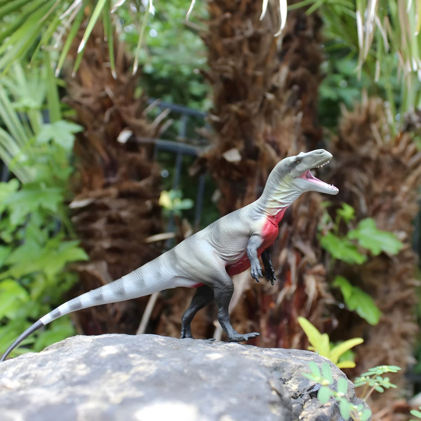 Figura Megalosaurus em borracha para fãs de dinossauros