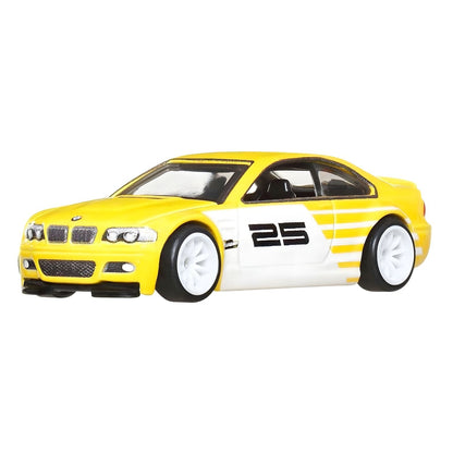 Hot Wheels BMW M3 amarelo e branco com número 25