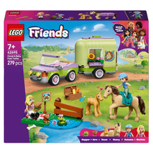 Lego Friends Reboque Para Cavalo e Potro com carro, reboque e figuras de cavalo em cenário de brincadeira