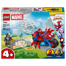 Lego Marvel Spidey na sua mota contra Rhino com teia e acessórios de brincadeira
