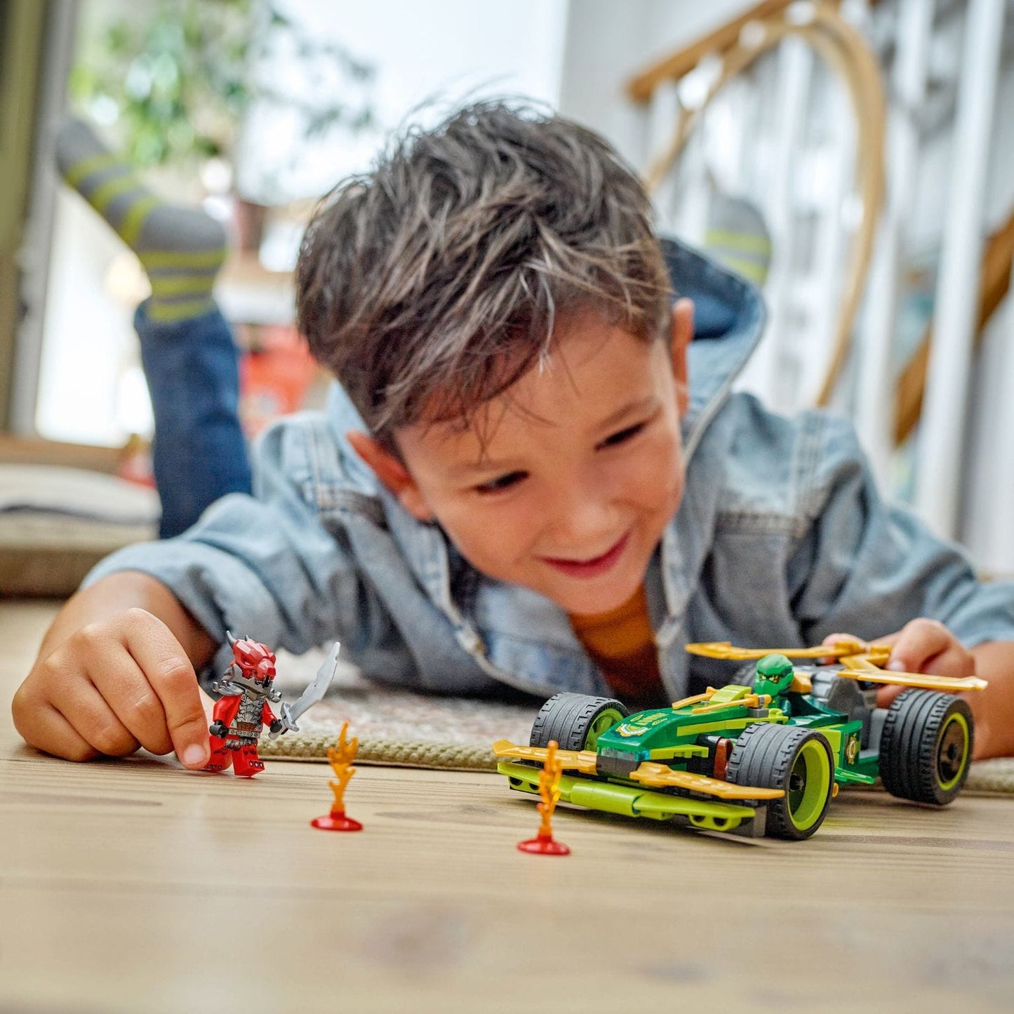 LEGO NINJAGO 71828 com Lloyd e Guerreiro Draconiano