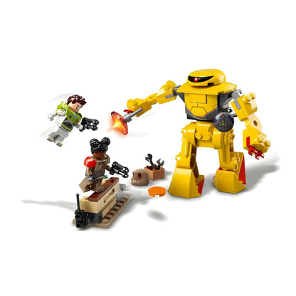 LEGO Disney Buzz Lightyear Caça ao Zyclops: robô amarelo montado e minifiguras