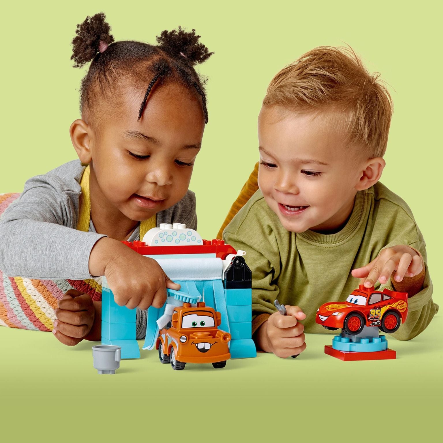 Lego Duplo 10996 - Lavagem Automática de Carros de Faísca McQueen e Mate