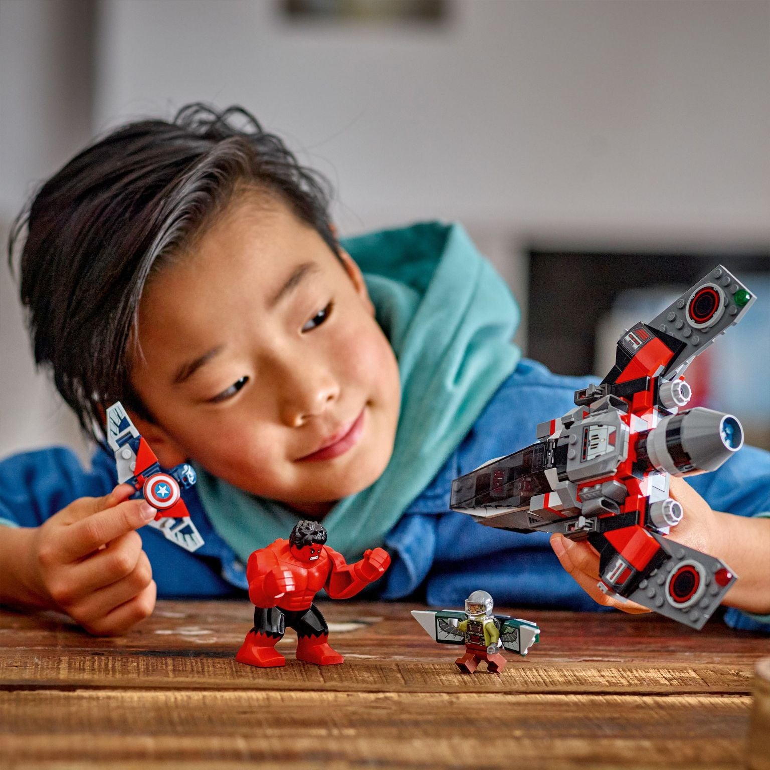 Lego Marvel 76292 Capitão América contra Red Hulk