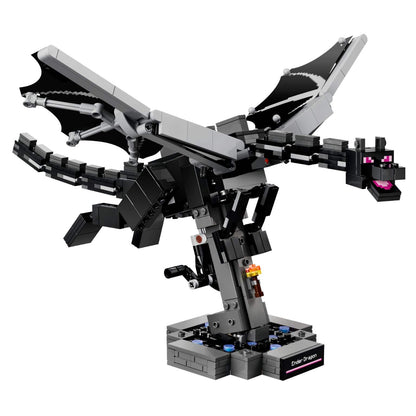 LEGO Minecraft O Dragão Ender montado, de asas abertas sobre base