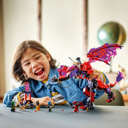Detalhe do LEGO Ninjago Presa do Trovão Dragão do Caos