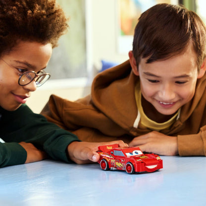 Lego Speed Champions Faísca McQueen carro vermelho estilo Cars para construir e brincar