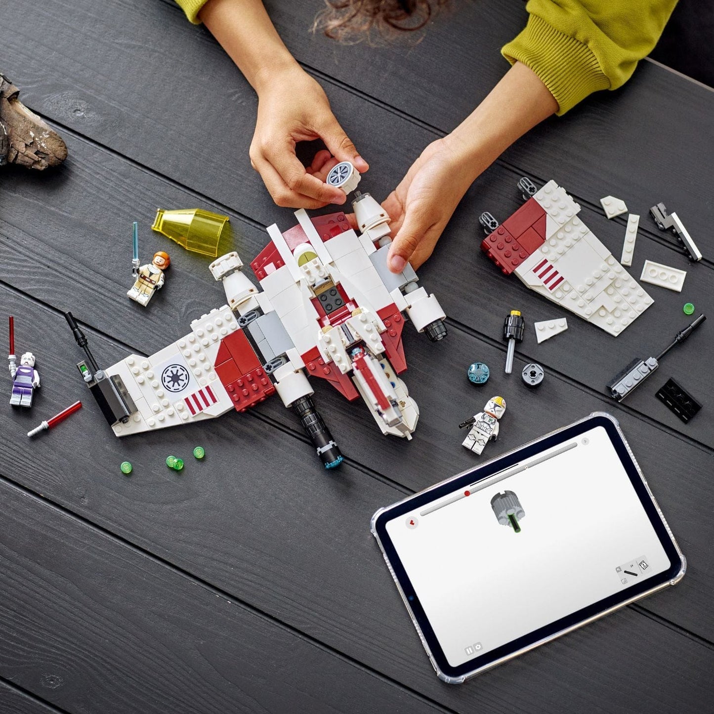 Detalhe do LEGO Star Wars Starfighter V-19 Torrent