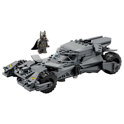 Lego Batmobile cinzento de Batman v Superman com minifigura de Batman