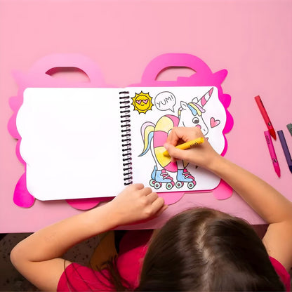 Livro de colorir e adesivos Lily da Omy em forma de unicórnio rosa com páginas para colorir, autocolantes e tema mágico infantil