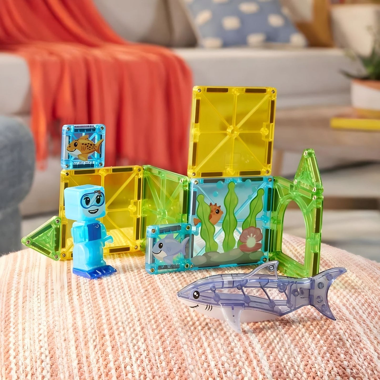 MAGNA-TILES Shark Dive com mergulhador e tubarão amigável