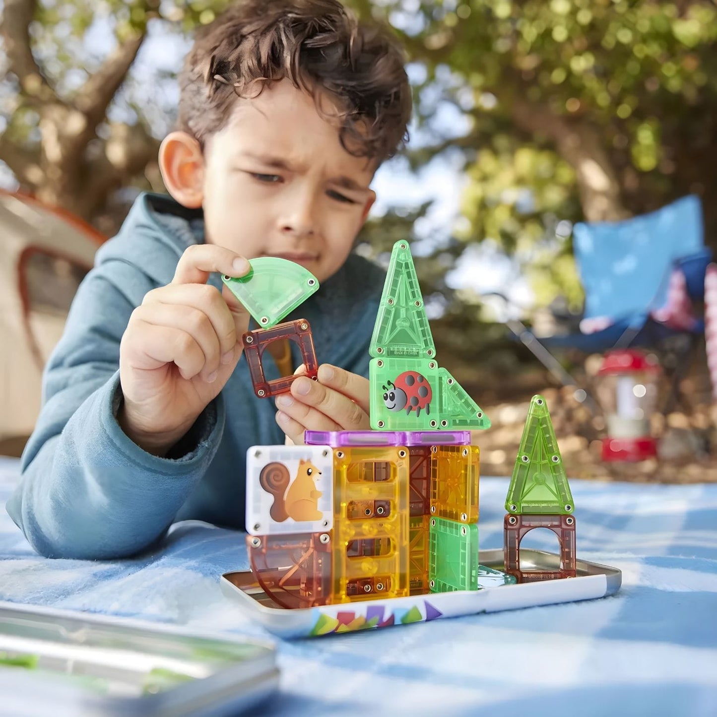 Embalagem do Magna-Tiles microMAGS Travel Tree House para levar em viagem