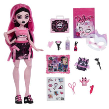 Monster High Self-Scare Secrets Draculaura com cabelo cor-de-rosa e acessórios de faz de conta
