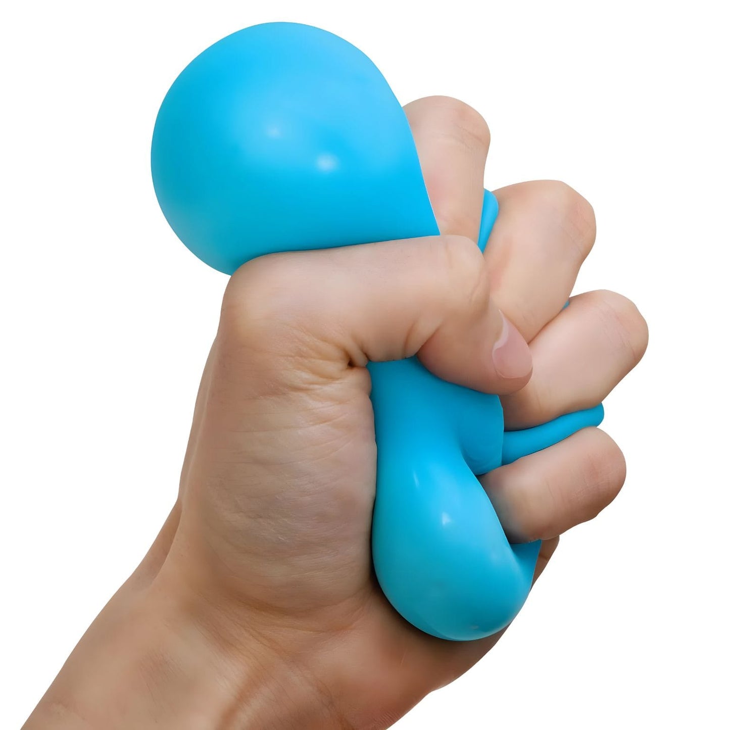 Criança a apertar a NeeDoh Bola Original azul com conjunto de bolas sensoriais coloridas e embalagem Schylling