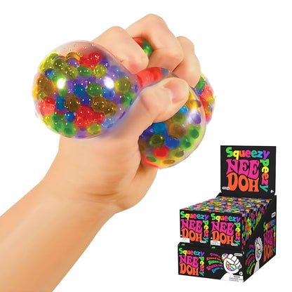 Nee Doh Squezzy Peezy da Schylling, bola sensorial transparente com contas coloridas para apertar