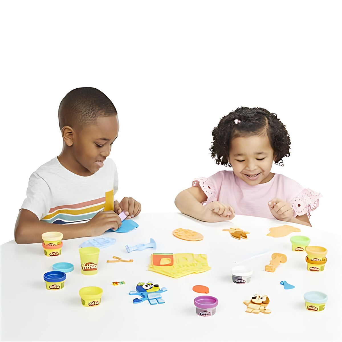 Conjunto Play-Doh Bluey Fantasias Divertidas com potes de plasticina e moldes