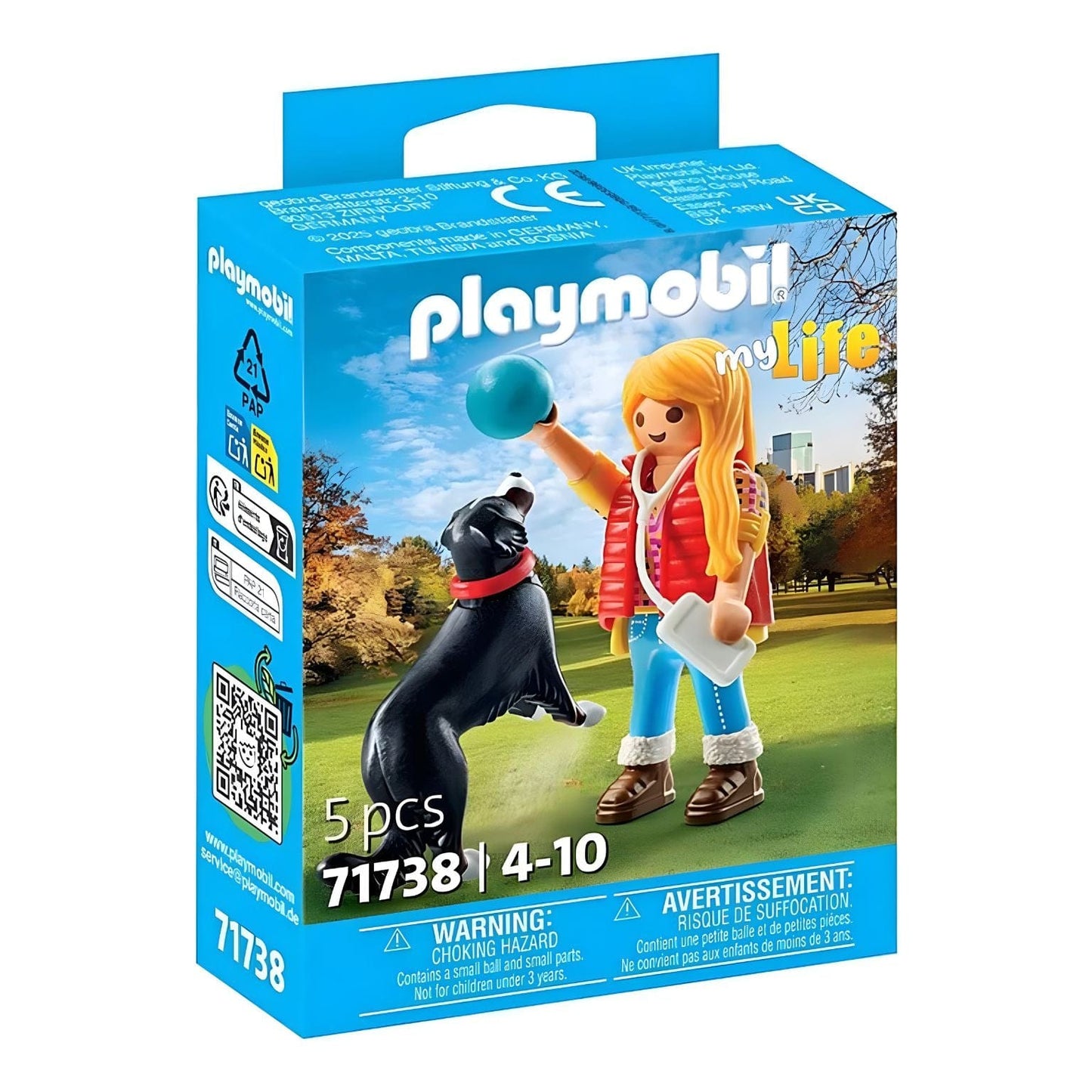 Playmobil Mulher com cão de montanha a brincar com bola no parque