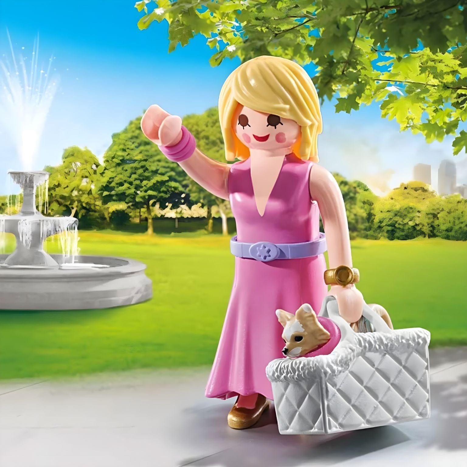 Playmobil It-girl com Chihuahua em vestido rosa com cãozinho chihuahua na mala branca