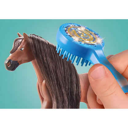 Playmobil Salto de Cavalos com Zoe e Blaze com cavalo, obstáculo de salto e acessórios de equitação