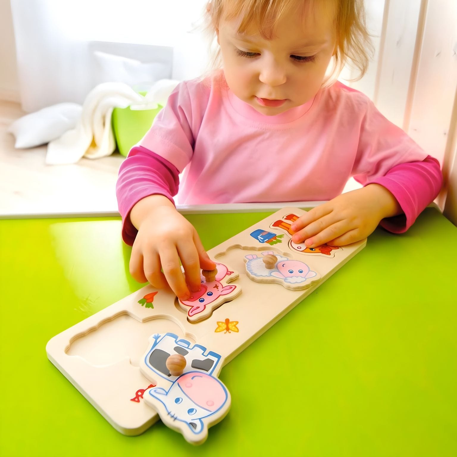Puzzle de Encaixe Animais bebé da Quinta com detalhe visual do produto