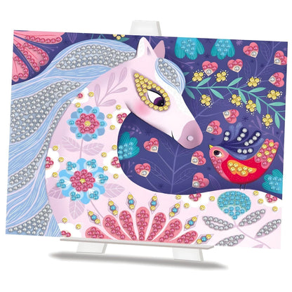 Quadro de cavalo branco com crina florida decorado com diamantes, do Conjunto de Atividades Cavalos e Diamantes