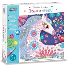 Apresentamos Conjunto de Actividades Cavalos e Diamantes com o SKU 71018624 recomendado para + 5 anos